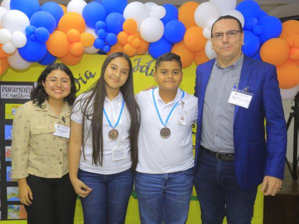 Lanne Del Cid, Jade Miranda, Ismael Andrade y Jairo Mejía.