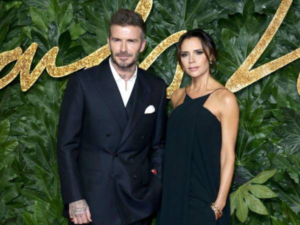 David Beckham y Victoria Beckham alcanzaron oficialmente el estatus de multimillonarios luego de que su fortuna conjunta fuera estimada en 1.580 millones de dólares, según la edición 2026 de la lista “Rich List” publicada por el Sunday Times.