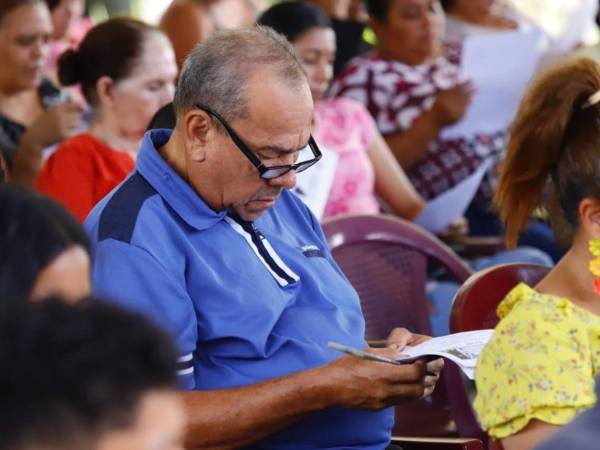 Con el propósito de fortalecer los vínculos familiares y llevar la conversación sobre salud mental a los padres de familia, Mente Sana dio inicio este sábado a las escuelas para padres, una de las novedades de esta tercera edición.