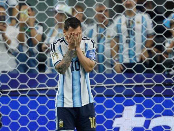 El lamento de Messi tras su terrible penal en el Argentina vs Austria.