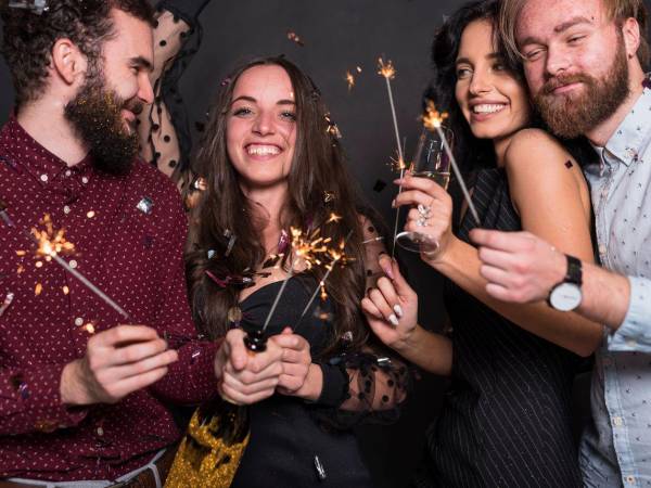 Compartir anécdotas divertidas durante las reuniones familiares favorece el entendimiento entre distintas generaciones.