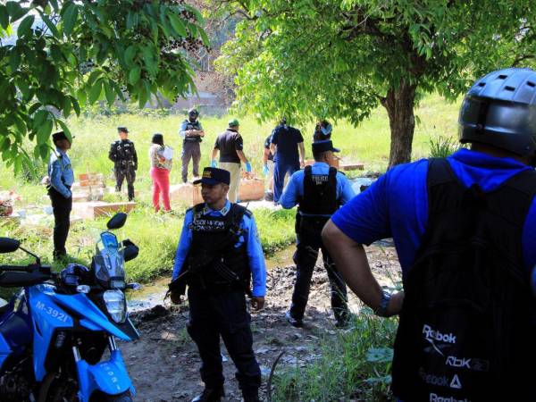 El hallazgo ocurrió cuando vecinos llegaron al pozo para sacar agua y descubrieron, boca abajo, el cuerpo sin vida de una persona.