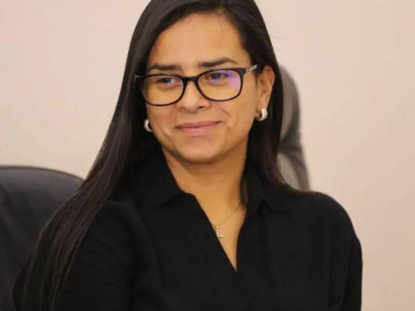 LA PRENSA Verifica aclara que la diputada <b>Isis Cuéllar</b> no está protegida por inmunidad parlamentaria frente a los 67 cargos por fraude que se le imputan, ya que se trata de delitos comunes ajenos al ejercicio de su función legislativa.