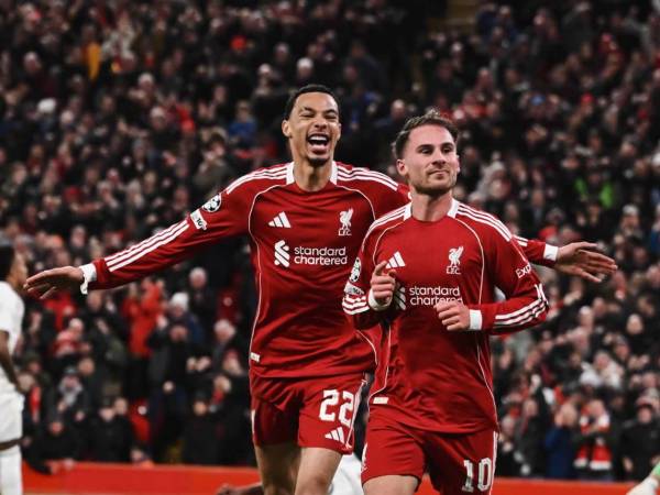 El argentino Alexis Mac Allister celebrando su gol para la ventaja del Liverpool contra el Real Madrid.
