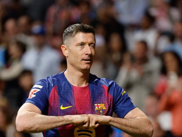 Bombazo en España: el delantero polaco Robert Lewandowski podría dejar las filas del FC Barcelona en un par de semanas.