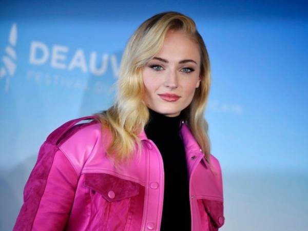 Foto de archivo de la actriz Sophie Turner.