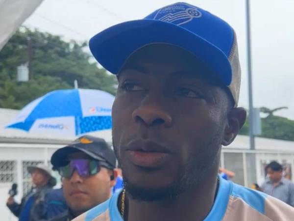 El legenedario defensor Maynor Figueroa ha causado revuelo en las últimas horas tras salir del retiro en Inglaterra.