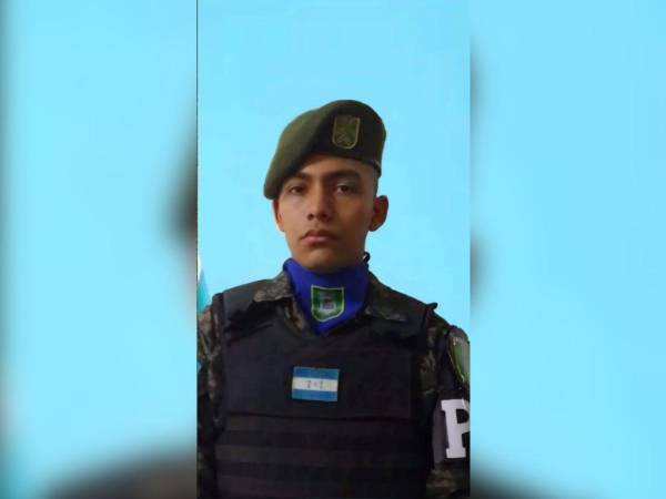 Fotografía en vida de Edgar Ronaldo López Castellanos, policía militar que murió en uno de los enfrentamientos.