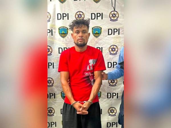 Fotografía de Denis Armando Bonilla Cáceres, detenido ayer en El Negrito, Yoro.
