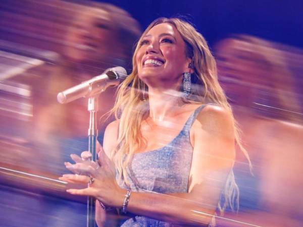 El recinto estuvo colmado de fanáticos que crecieron con Lizzie McGuire y con los discos que Duff lanzó a comienzos de los años 2000.