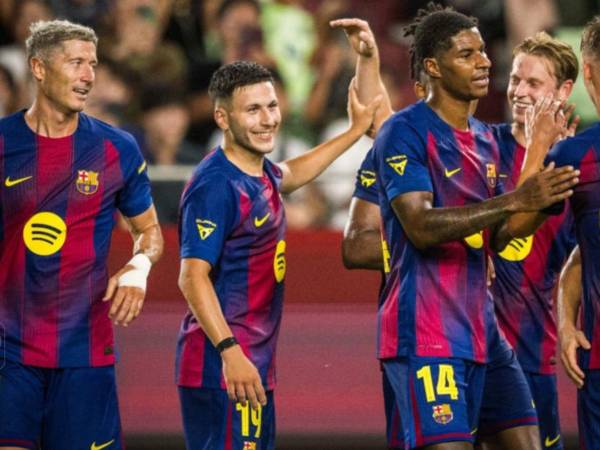 Jugdores del Barcelona celebrando.