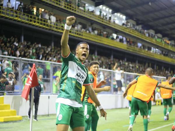 El festejo del colombiano Yairo Moreno en el Marathón vs Alajuelense.