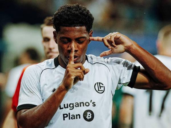Dereck Moncada continúa ganando protagonismo en el fútbol europeo y su buen rendimiento ya habría despertado el interés de importantes clubes.