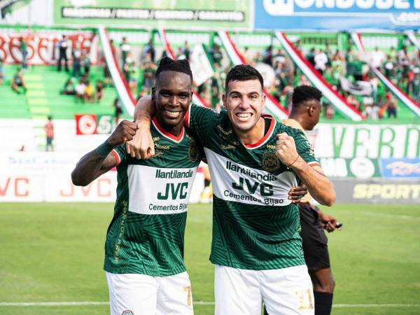 Rubilio Castillo celebrando su gol.