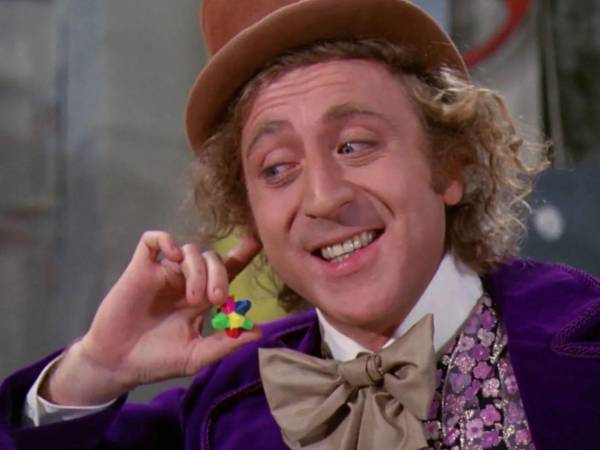 La historia de uno de los rostros más emblemáticos del cine de comedia está lista para regresar a la pantalla grande. Gene Wilder, recordado mundialmente por interpretar al excéntrico Willy Wonka, será el protagonista de una nueva película biográfica que buscará retratar tanto su extraordinaria carrera artística como los aspectos más íntimos de su vida personal.