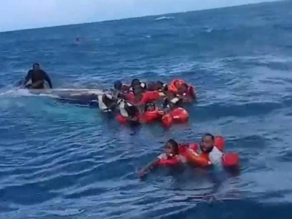 Los chalecos salvavidas evitaron que la tragedia fuera mayor.