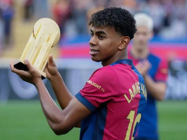 Lamine Yamal es un futbolista profesional del FC Barcelona y la selección española.