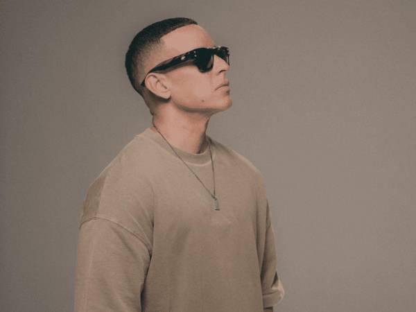 Daddy Yankee estrenó su nuevo tema esta semana, “En el desierto”.