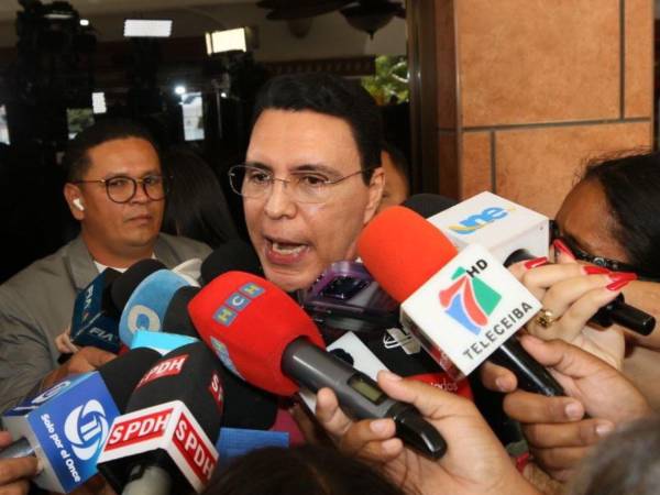 Dagoberto Aspra, apoderado legal de la consejera Cossette López.