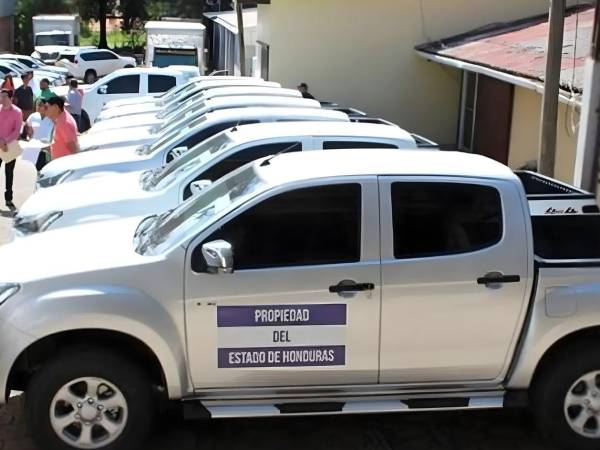 Imagen de vehículos estatales.