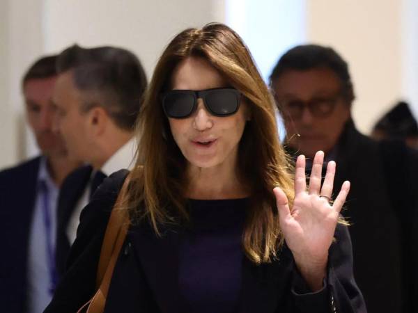 La cantante Carla Bruni, esposa del expresidente francés Nicolas Sarkozy.