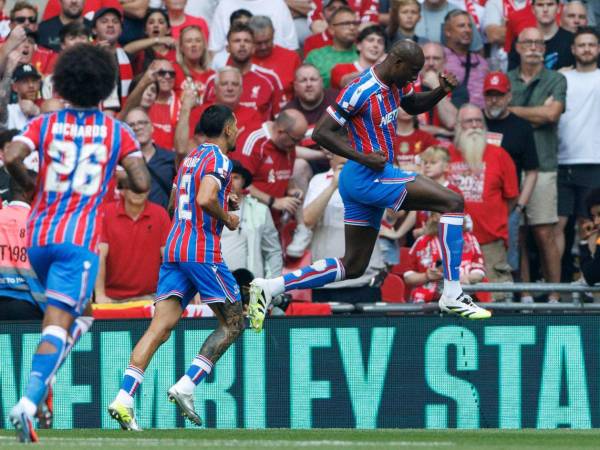El Crystal Palace sorprendió en Wembley y venció al Liverpool.