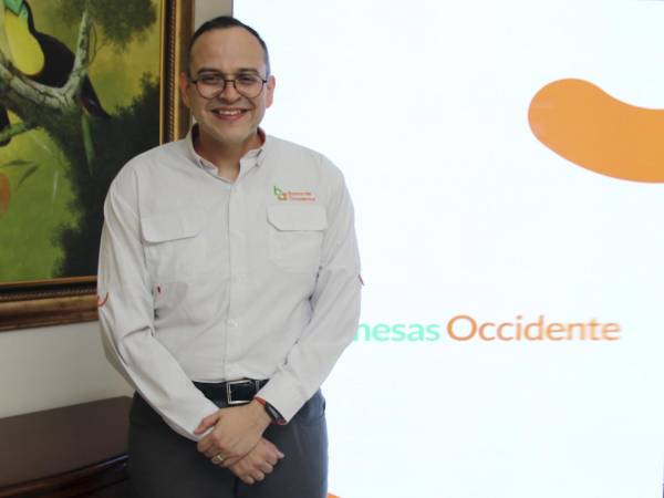 Leonel Rivas, Gerente Corporativo de Mercadeo y Estrategia Comercial de Banco de Occidente, destaca los beneficios de la campaña de remesas para el Día de la Madre.