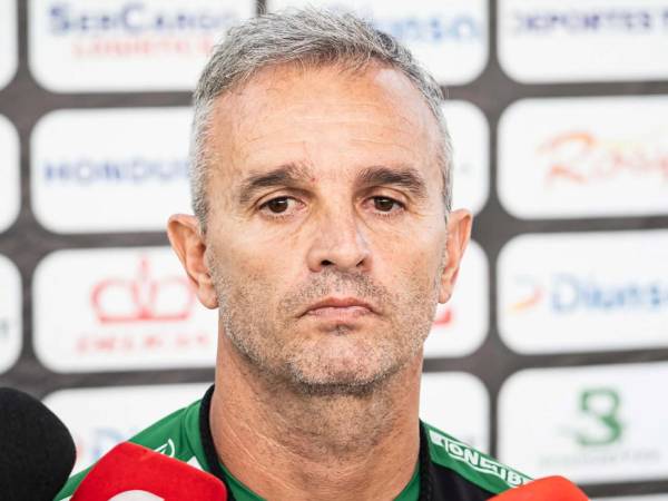 El estratega Pablo Lavallén atendió a los medios de comunicación.