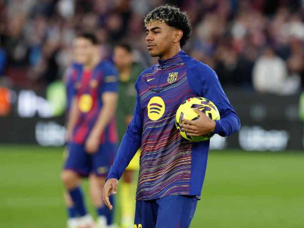 Lamine Yamal brilló con su primer triplete con el Barcelona.