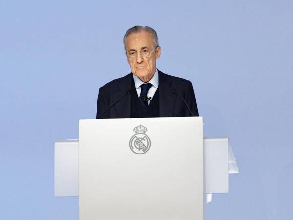 Florentino Pérez dndo declaraciones.