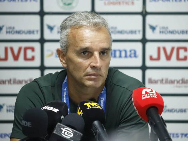 Pablo Lavallén en conferencia de prensa tras el empate ante Victoria.