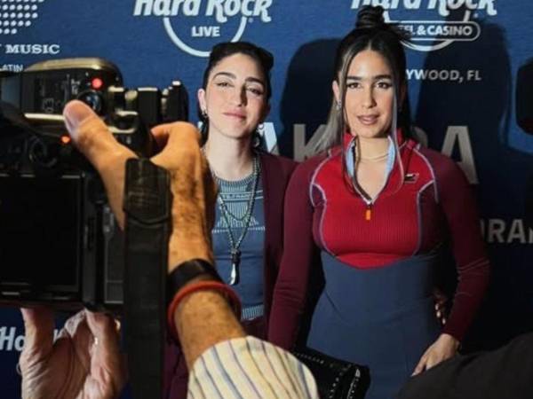 Imagen de Emily Estefan (i) y Gemeny Hernández (d).