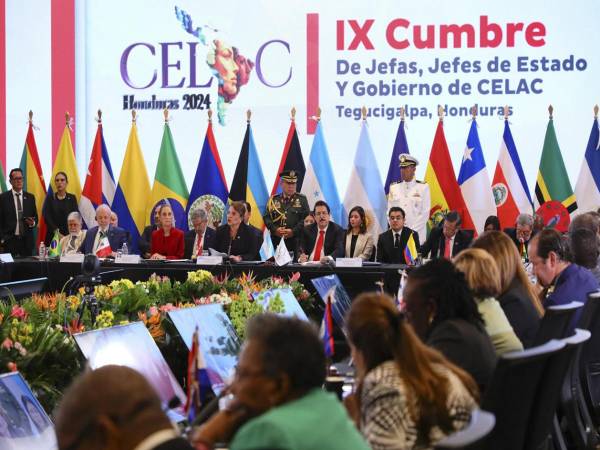 Fotografía cedida por la Comunidad de Estados Latinoamericanos y Caribeños (Celac) de jefes de Estado y de Gobierno durante la IX Cumbre de la Celac, en Tegucigalpa (Honduras). EFE/ Celac.