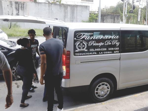 Familiares llevaron el cuerpo de Nico López a su lugar de origen.