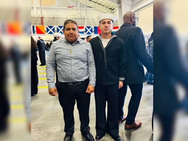 La detención de un inmigrante nicaragüense en Florida ha generado preocupación entre sus familiares, luego de que agentes del Servicio de Inmigración y Control de Aduanas (ICE) arrestaran a Luis Manuel Avilés Roa, padre de un marinero hispano desplegado en Medio Oriente a bordo del portaaviones USS Abraham Lincoln.