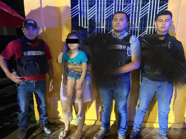 Los presuntos responsables abandonaron a las víctimas en las cercanías de la carretera que conduce a El Mochito.