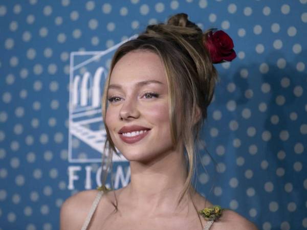 La actriz Ester Expósito protagoniza la campaña del Gobierno español con motivo del Día Internacional de la Eliminación de la Violencia contra la Mujer.