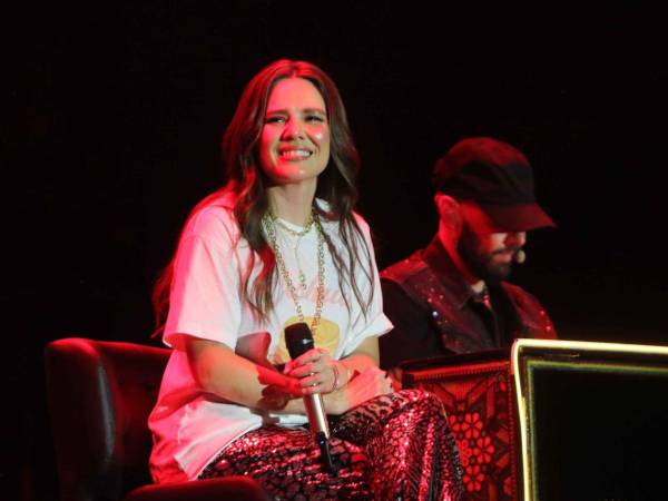 El dúo mexicano Jesse &amp; Joy conquistó Tegucigalpa con una noche cargada de emociones, donde la nostalgia, el amor y el desamor se hicieron sentir en cada rincón del Nacional de Ingenieros Coliseum.