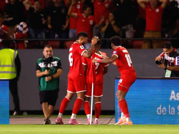 Los dos juegos se disputan simultáneamente en el cierre de las Eliminatorias de la Concacaf.