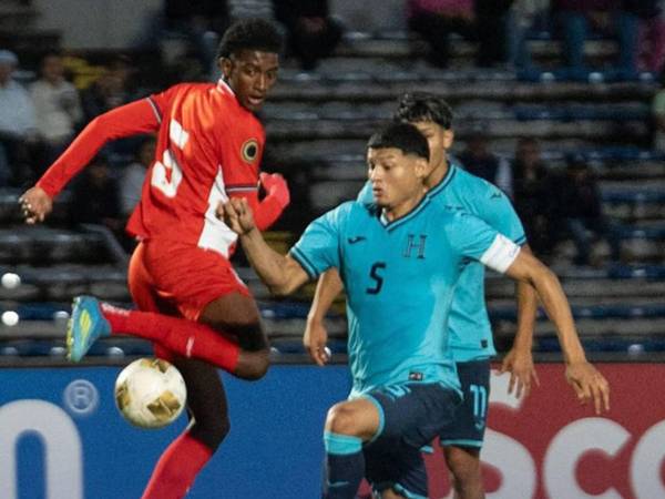 La Bicolor llegaba a Puebla, México, con la obligación de ganar para mantenerse con vida en el torneo, pero terminó viviendo una auténtica pesadilla