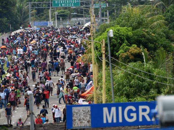 Miles de hondureños han migrado en caravanas y han solicitado asilo en Guatemala y México.