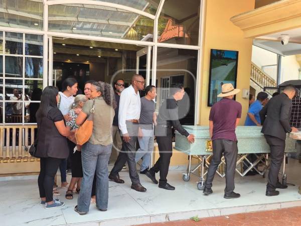 Entre el dolor, la indignación y la impotencia, familiares, amigos y vecinos le dieron el último adiós este lunes a los primos Daniel Enrique Canales Antúnez, Kelvin Magdiell Santos Canales, Diego Yassir Canales Solís y Dilan Mateo Canales Solís (estos dos últimos hermanos). Los cuatro jóvenes fueron raptados y posteriormente encontrados sin vida durante el fin de semana.