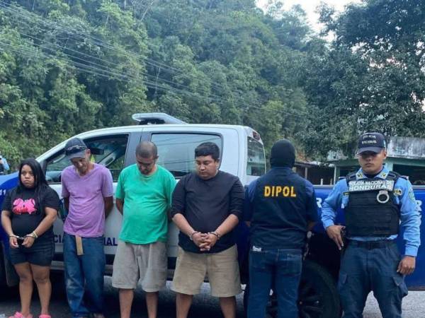 Los detenidos serán procesados por cargos relacionados con el tráfico de drogas.