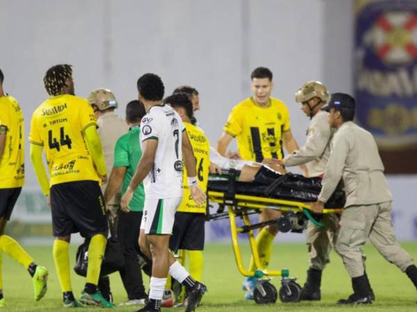 Futbolista del Juticalpa sufrió espeluznante lesión: Compañeros lo vieron y lloraron