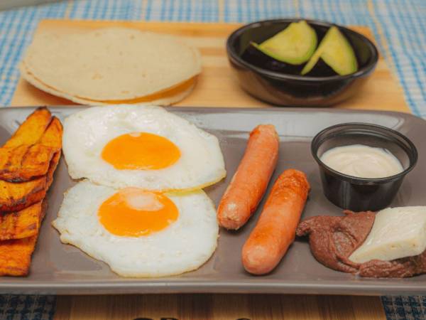 Desayuno típico hondureño