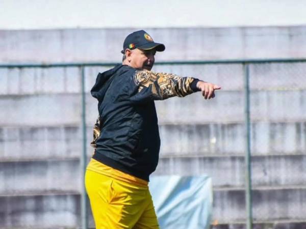 Diego Vázquez dirige al Marquense de la primera división de Guatemala.