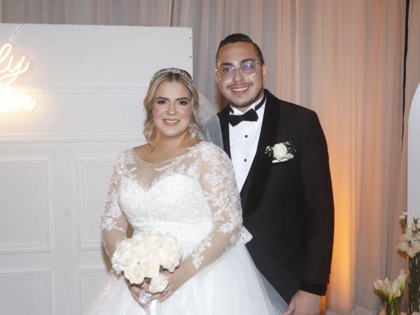 Gigi Caballero junto a su esposo Mario Velásquez.