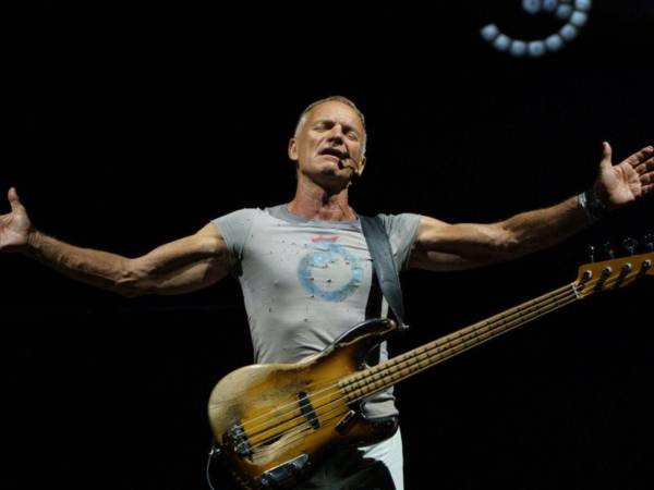El cantante británico Gordon Sumner Sting durante un concierto de su gira mundial My Songs 2023.