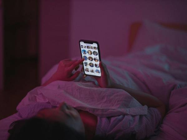 Un 52% de los adolescentes de entre 12 y 17 años admiten que utilizan sus dispositivos electrónicos justo antes de ir a dormir.