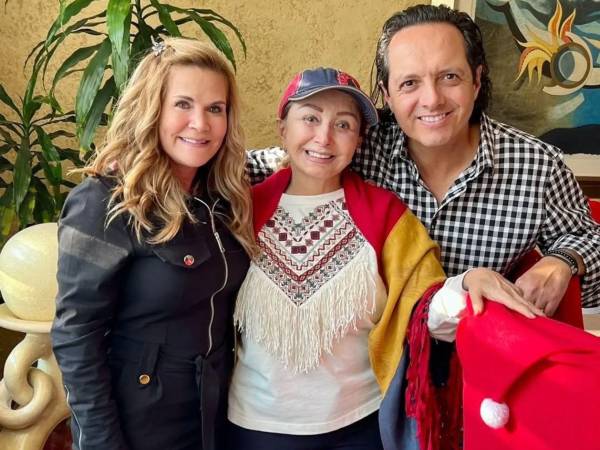 Verónica y Gabriel se llaman los hijos de María Antonieta de las Nieves.